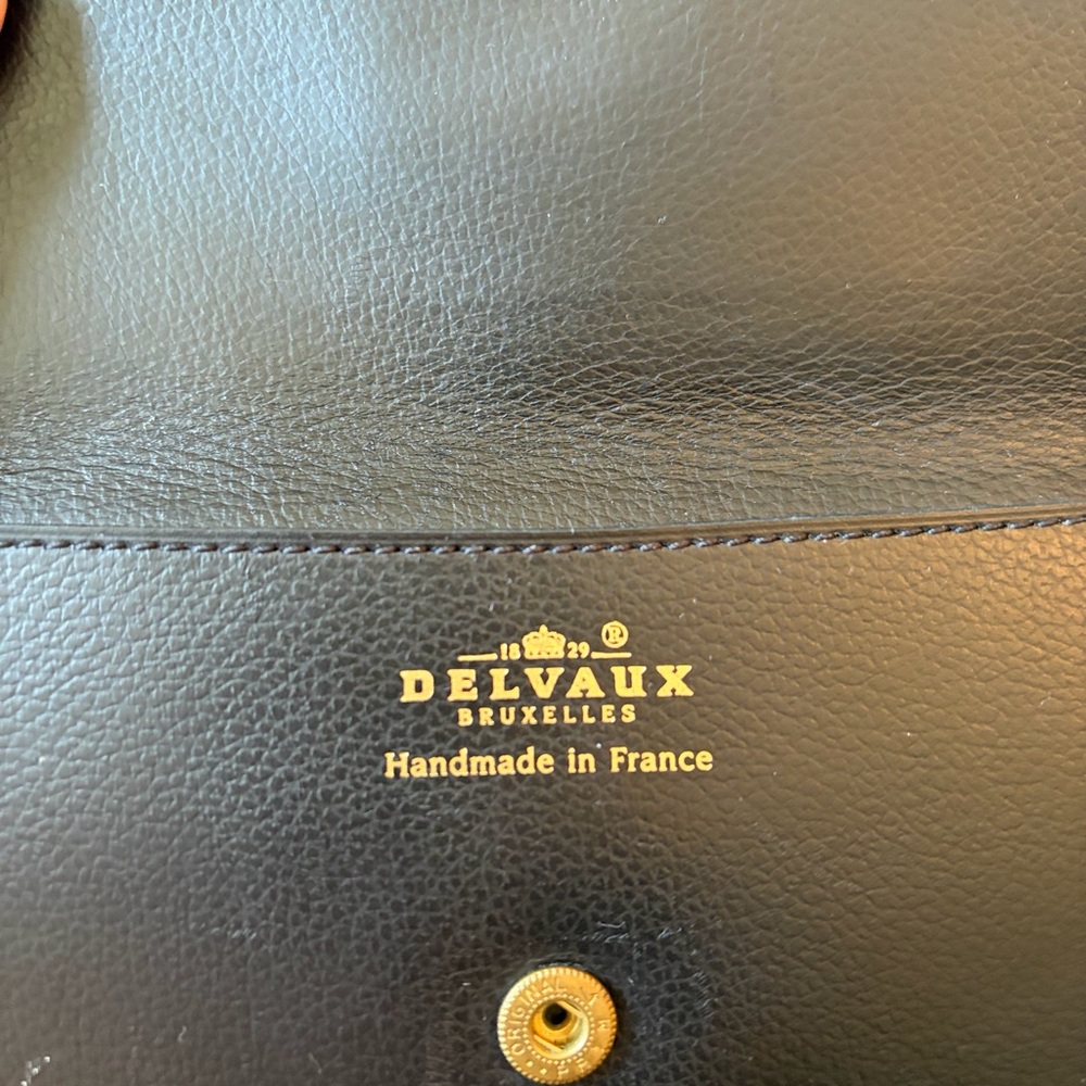 Oh So Chic Black Leather Delvaux 'D' Pouch. - Picture 5 of 8